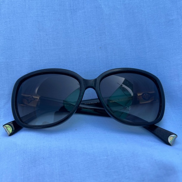Louis Vuitton Accessories - Louis Vuitton Sunglasses 046W E0182
